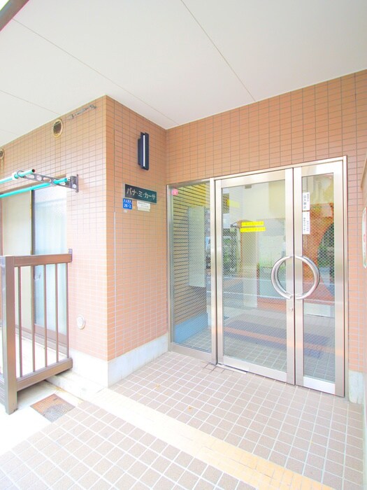 物件外観写真4　(エントランス部分)