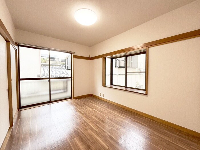 物件内観写真7　(室内からの展望)