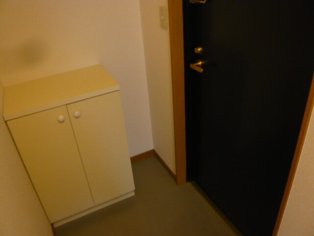 物件内観写真13　(玄関)