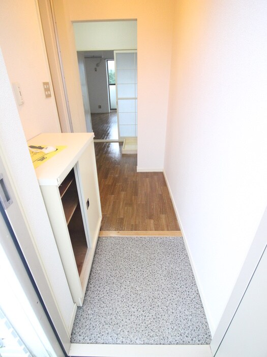 物件内観写真7　(玄関)