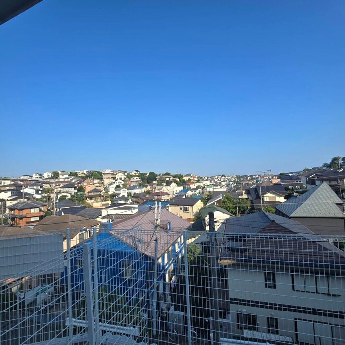 物件内観写真16　(室内からの展望)