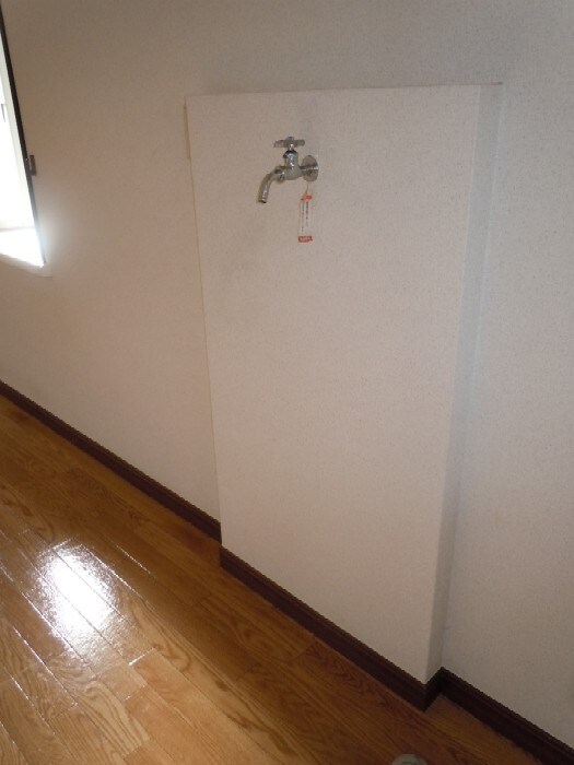 物件内観写真13　(洗濯機置場)