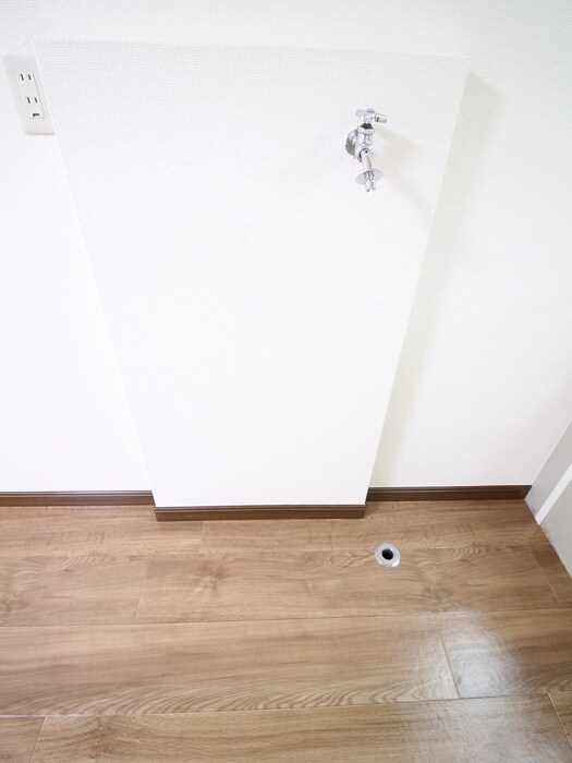 物件内観写真14　(洗濯機置場)