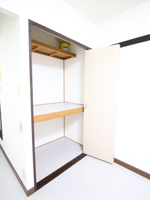 物件内観写真15　(収納)