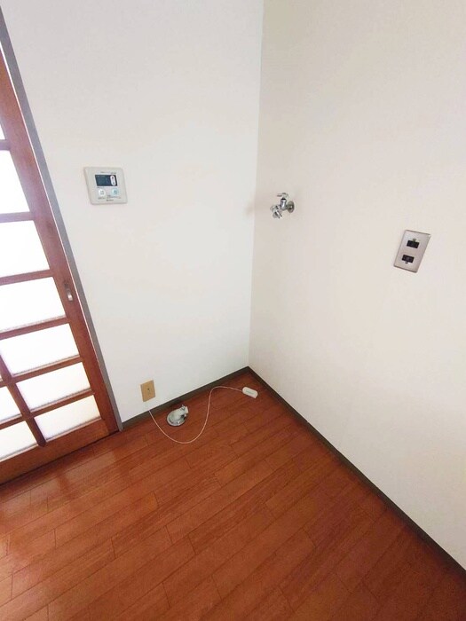 物件内観写真17　(洗濯機置場)