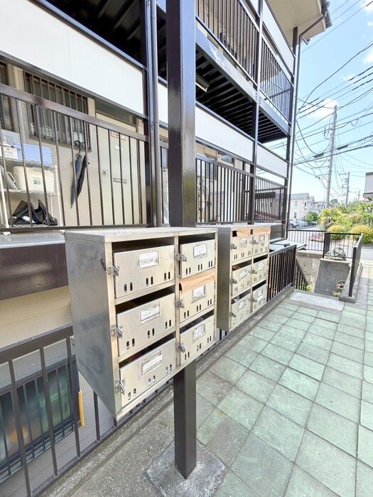 物件外観写真4　(エントランス部分)