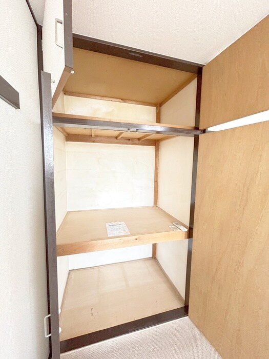 物件内観写真13　(収納)