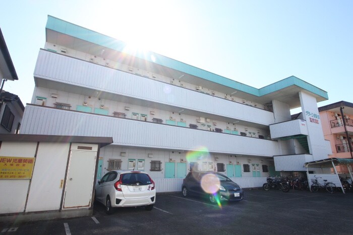 物件外観写真5　(エントランス部分)