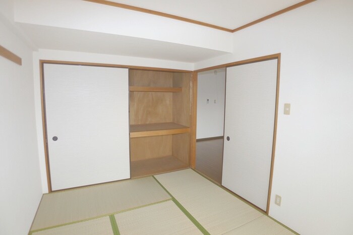 物件内観写真10　(居室)