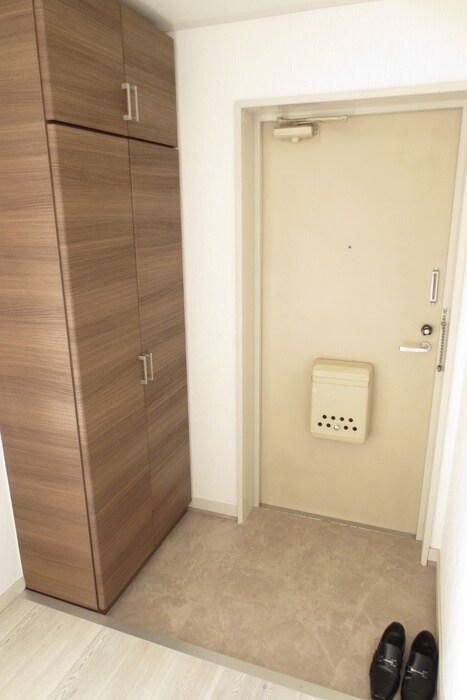 物件内観写真15　(玄関)