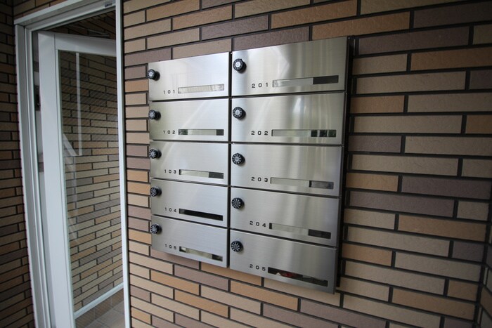 物件外観写真4　(エントランス部分)