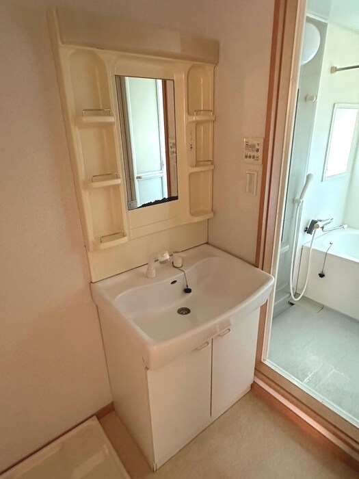 物件内観写真12　(洗面)