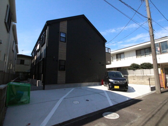 物件外観写真5　(駐車場)