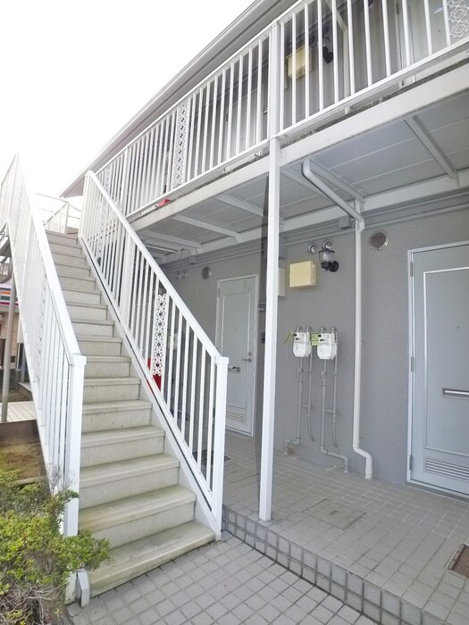 物件外観写真3　(エントランス部分)