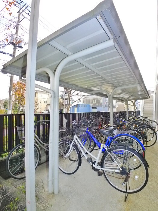 物件外観写真6　(駐輪場)