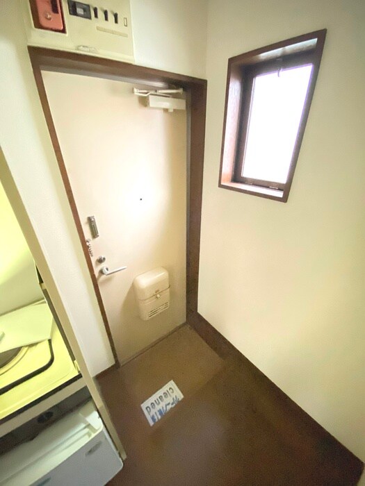 物件内観写真15　(玄関)