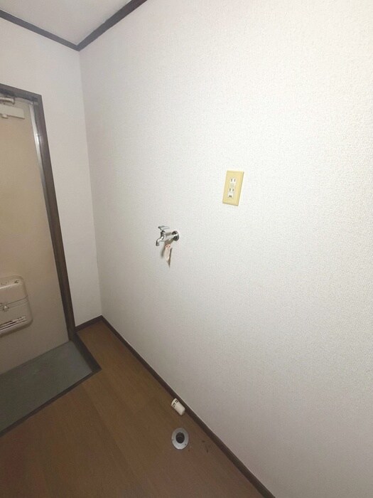 物件内観写真19　(洗濯機置場)