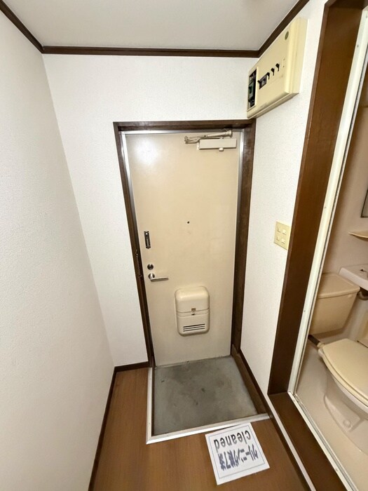 物件内観写真21　(玄関)