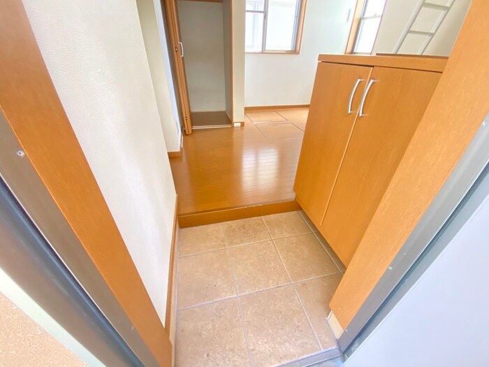 物件内観写真14　(玄関)
