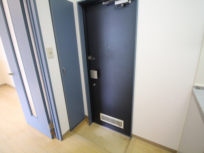 物件内観写真16　(玄関)