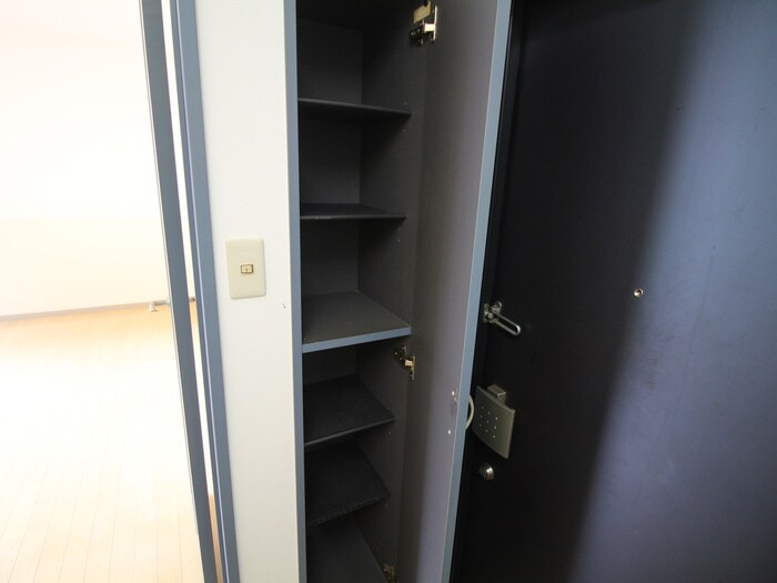 物件内観写真17　(靴箱)