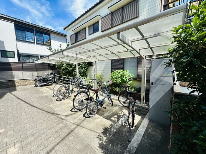 物件外観写真3　(駐輪場)