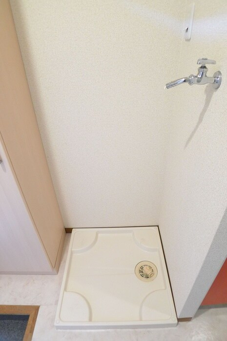 物件内観写真16　(洗濯機置場)