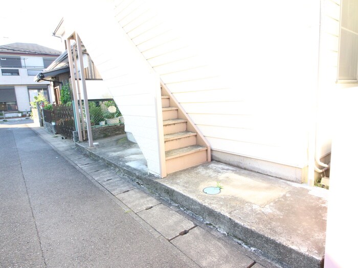 物件外観写真4　(エントランス部分)