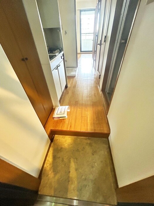 物件内観写真16　(玄関)