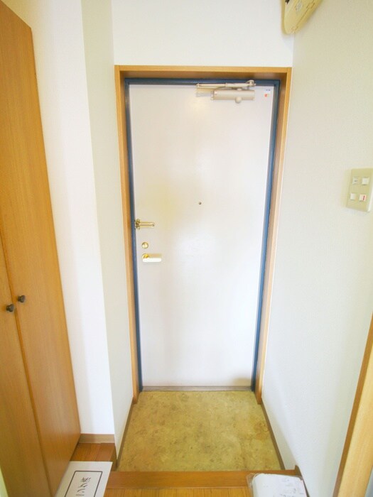 物件内観写真18　(玄関)
