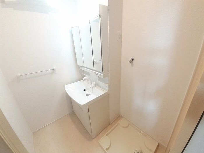 物件内観写真14　(洗濯機置場)