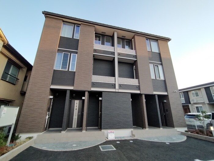 物件外観写真1　(外観写真)