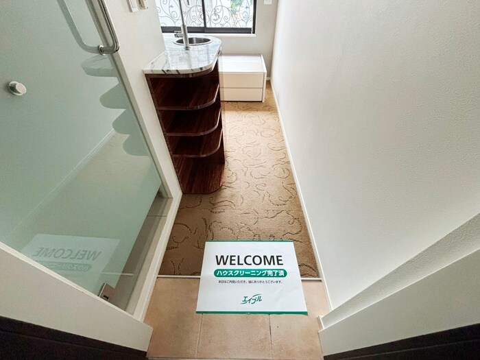 物件内観写真14　(玄関)