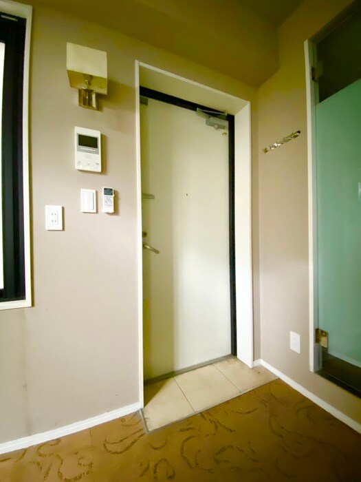 物件内観写真22　(玄関)