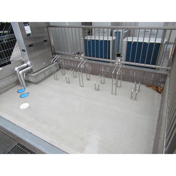 物件外観写真3　(駐輪場)