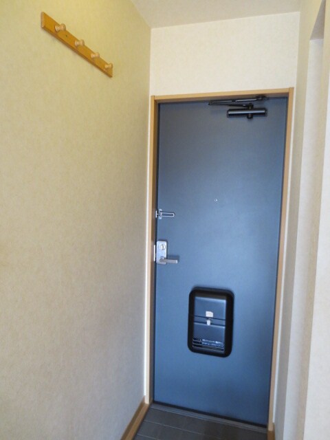 物件内観写真13　(玄関)