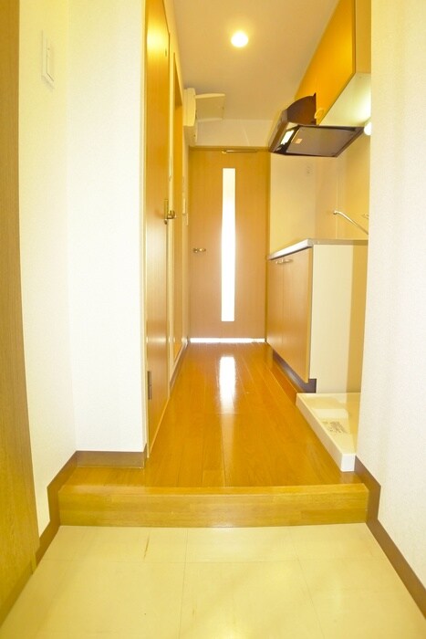 物件内観写真7　(玄関)