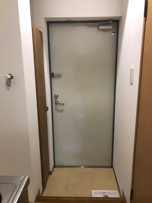 物件内観写真15　(玄関)