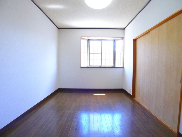 物件内観写真9　(室内からの展望)