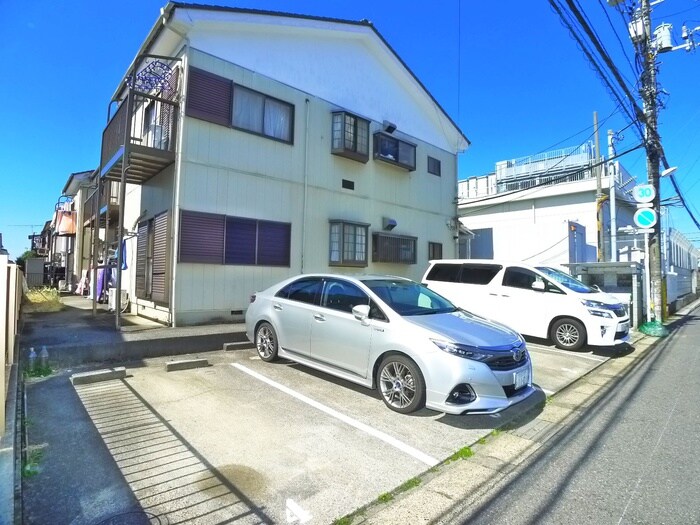 物件外観写真5　(駐車場)