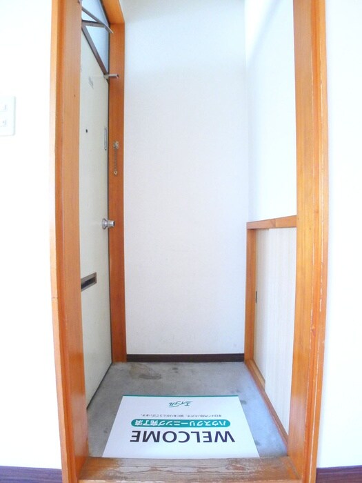 物件内観写真11　(玄関)