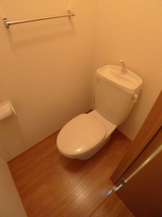 物件内観写真14　(トイレ)