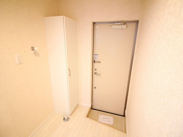 物件内観写真15　(玄関)