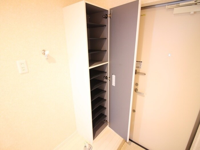 物件内観写真16　(靴箱)