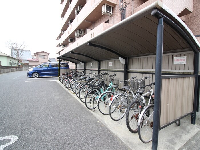 物件外観写真4　(駐輪場)