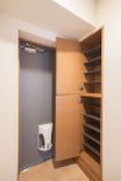 物件内観写真15　(靴箱)