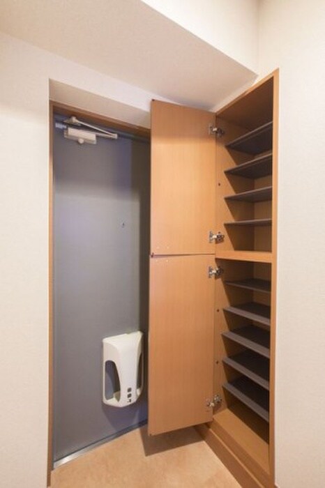 物件内観写真18　(靴箱)