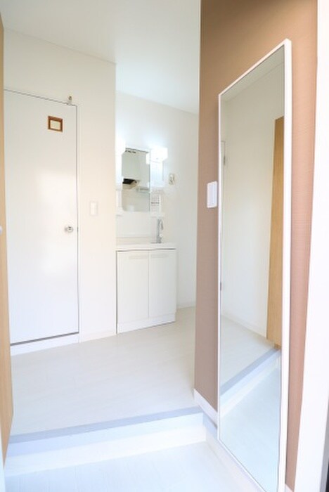 物件内観写真14　(玄関)