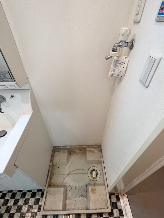 物件内観写真17　(洗濯機置場)