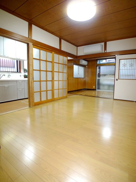 物件内観写真10　(室内からの展望)